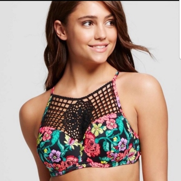 Shade & Shore Other - Shade & Shore high neck halter bikini top Shade & Shore Other - Shade & Shore high neck halter bikini top
